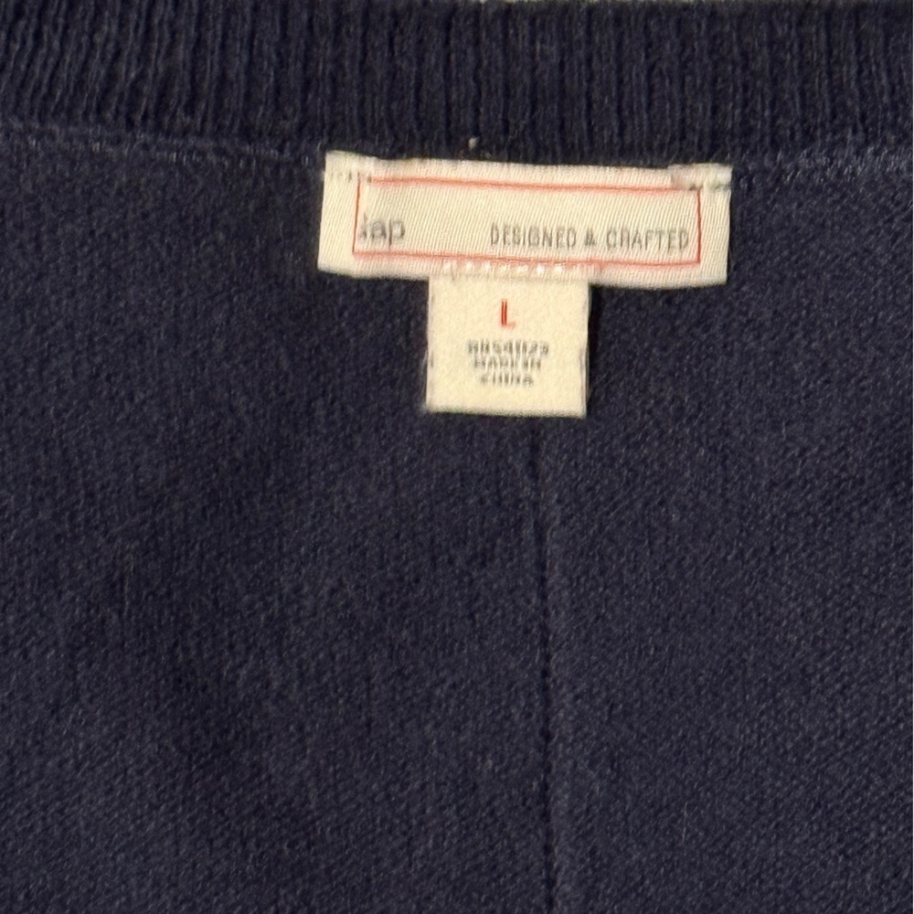 Gap size L V-Neck sweater, navy/cream stripe. GUC - Picture 5 of 7